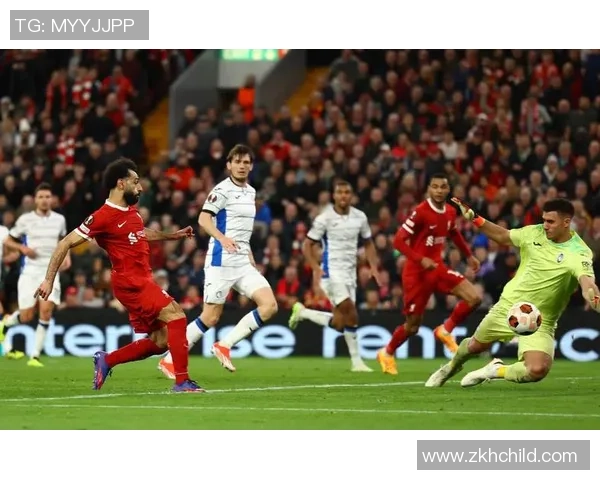 欧冠激战：利物浦与国米鏖战平局神扑瞬间成焦点分析
