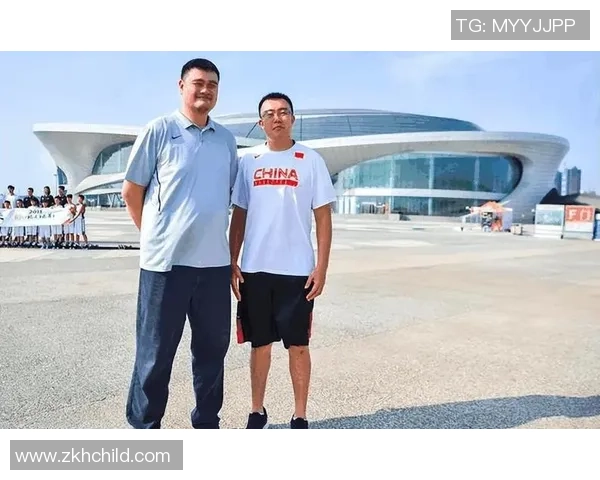 姚明与吴镇宇同框合影展现友谊与魅力引发网友热议