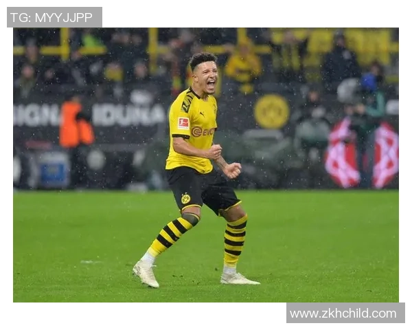 意甲焦点战曼联小胜多特蒙德争议判罚引发全场热议