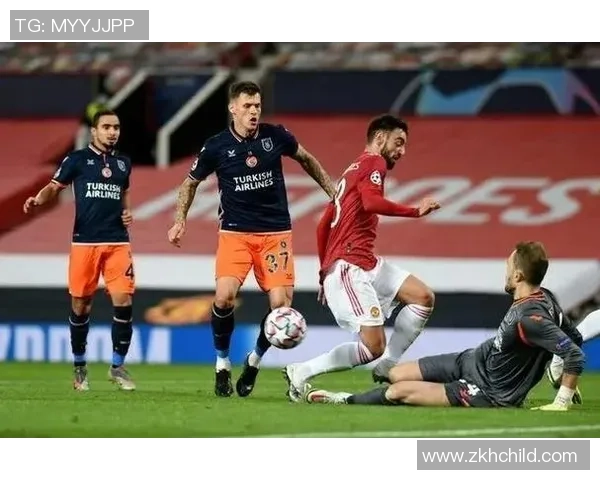 欧冠激战:曼联主场狂胜巴萨五球红牌争议引发全场热议 欧冠激战:曼联主场狂胜巴萨五球红牌争议引发全场热议