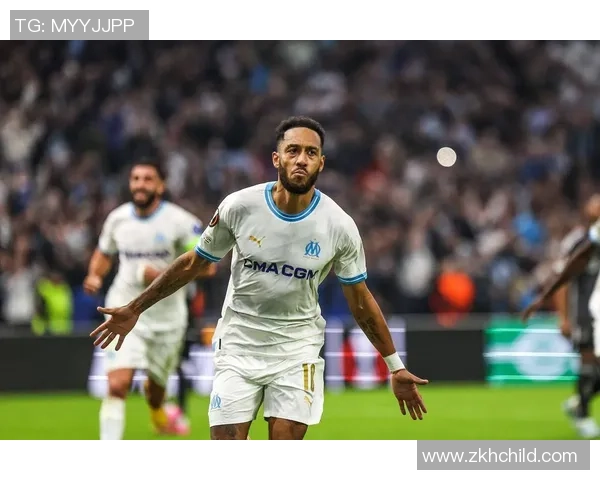 欧联杯精彩对决那不勒斯逆转里昂帽子戏法点燃全场激情