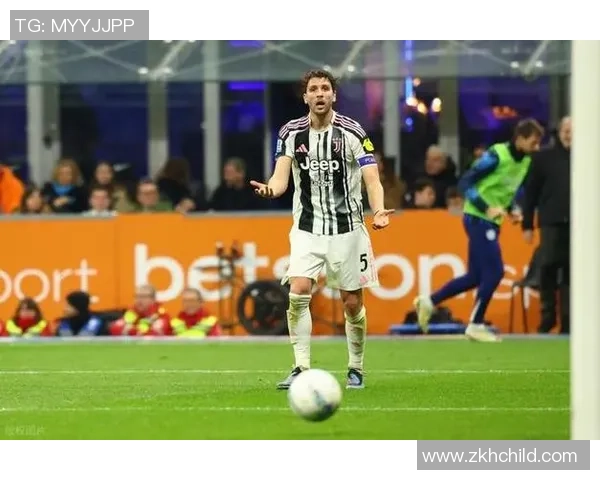 欧冠激战：里昂与尤文图斯互交白卷红牌事件引发全场热议