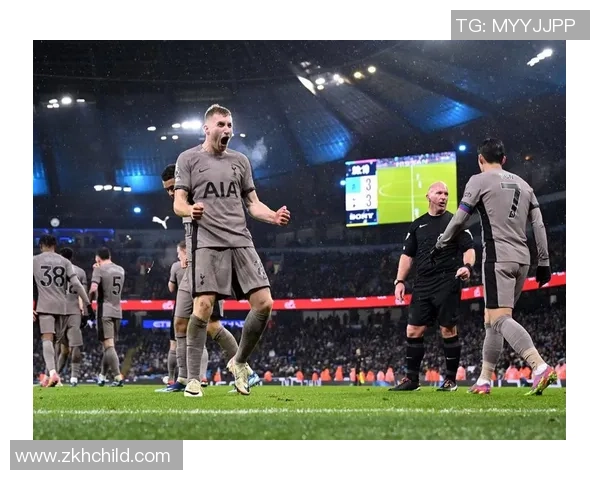 意甲激战：里昂与热刺战成平局神扑引发争议判罚全场沸腾